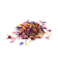 Zwei Blüten mit vielen schmalen Blütenblättern, eine rosa und eine blau, vor schwarzem Hintergrund