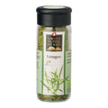Transparente Gewürzmühle mit schwarzem Deckel. Auf dem Etikett steht „Estragon“ unter dem Swiss Alpine Herbs Logo. Im Glas sind getrocknete grüne Kräuter sichtbar. Unten ist eine Abbildung von Estragon sowie das Bio-Suisse-Logo zu sehen.