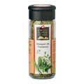 Transparente Gewürzmühle mit schwarzem Deckel. Auf dem Etikett steht „Bouquet de Provence“ unter dem Swiss Alpine Herbs Logo. Im Glas sind grüne Kräuter sichtbar. Unten sind verschiedene grüne Kräuter sowie das Bio-Suisse-Logo abgebildet.