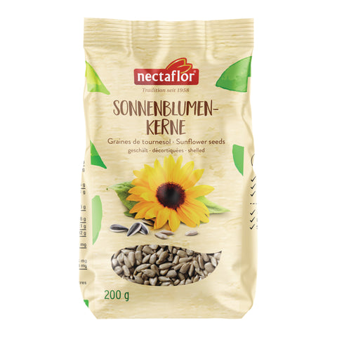 Packung mit geschälten Sonnenblumenkernen der Marke nectaflor mit Sonnenblumenmotiv und 200 g Inhalt