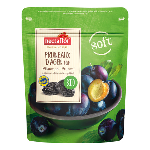 Grüne Verpackung mit dem Aufdruck 'nectaflor PRUNEAUX D'AGEN IGP Pflaumen Prunes BIO soft' und Abbildung von Pflaumen in einer schwarzen Schale